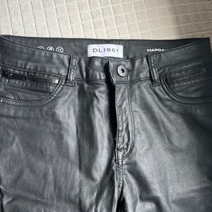 Black “wax” DL 1961 Margaux instasculpt ankle skinny size 27